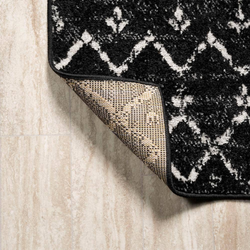 Ivory & Black Trellis Synthetic Easy-Care Rectangular Rug