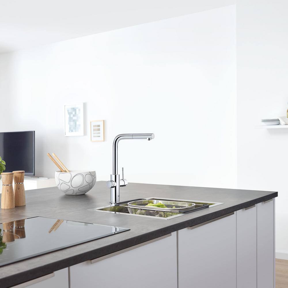 Starlight Chrome Single Handle Pull-Out Kitchen Faucet