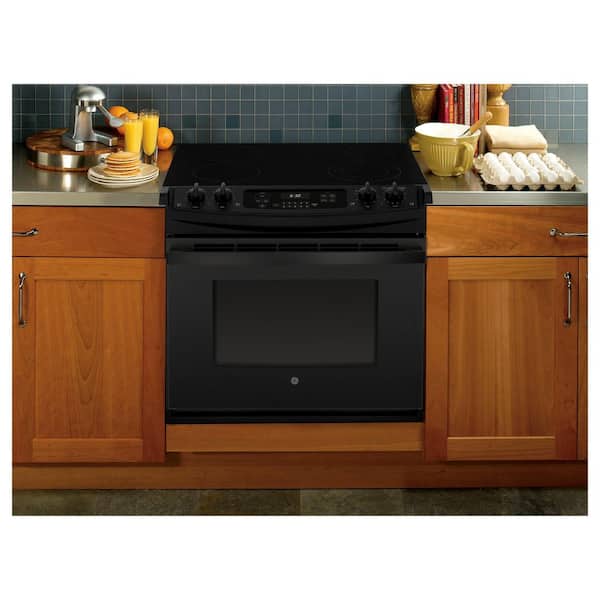 GE 27-in 4 Elements 3-cu ft Self-Cleaning Drop-In Electric Range (White) at