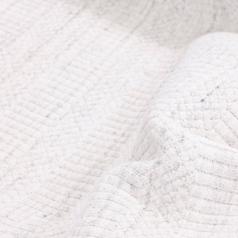 Ivory Elegance 8' x 10' Hand Loomed Wool-Viscose Blend Area Rug