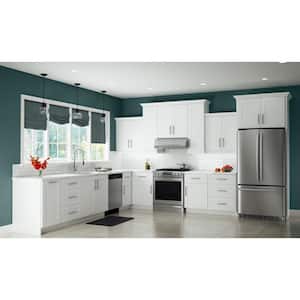 Vesper White Shaker Assembled Plywood 96 in. x 2.75 in. x 2.875 in. Kitchen Cabinet Crown Molding