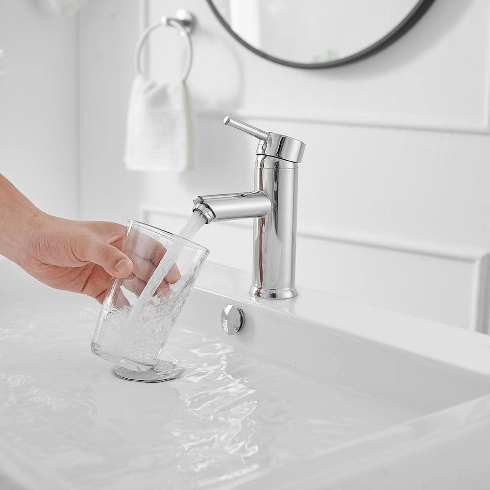 Polished Chrome Single-Handle Bathroom Faucet with Drain Assembly