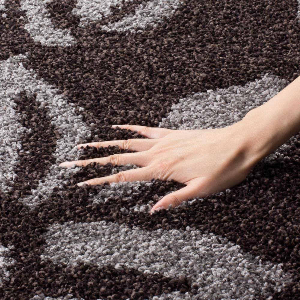 Handcrafted Round Dark Brown Grey Floral Shag Rug, 59 in