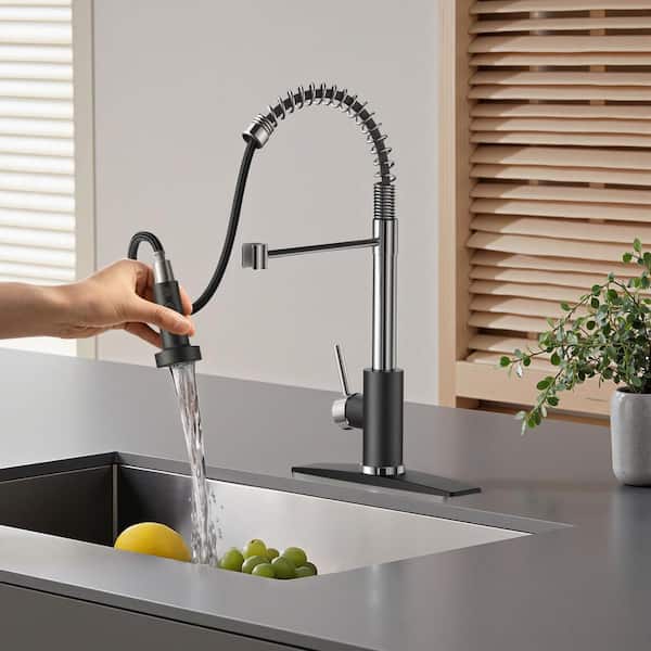 Single Handle Pull Down Sprayer Kitchen Faucet with Advanced Spray Gooseneck Pull Out Spray Wand in Black and Chrome