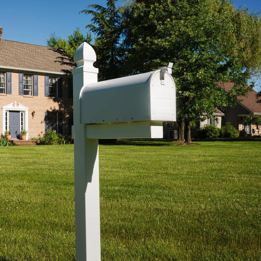 Whitley White Polycarbonate Traditional Mailbox Post