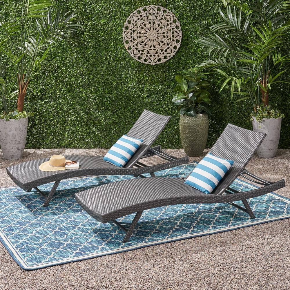 Gray Wicker Outdoor Adjustable Chaise Lounge with Iron Frame