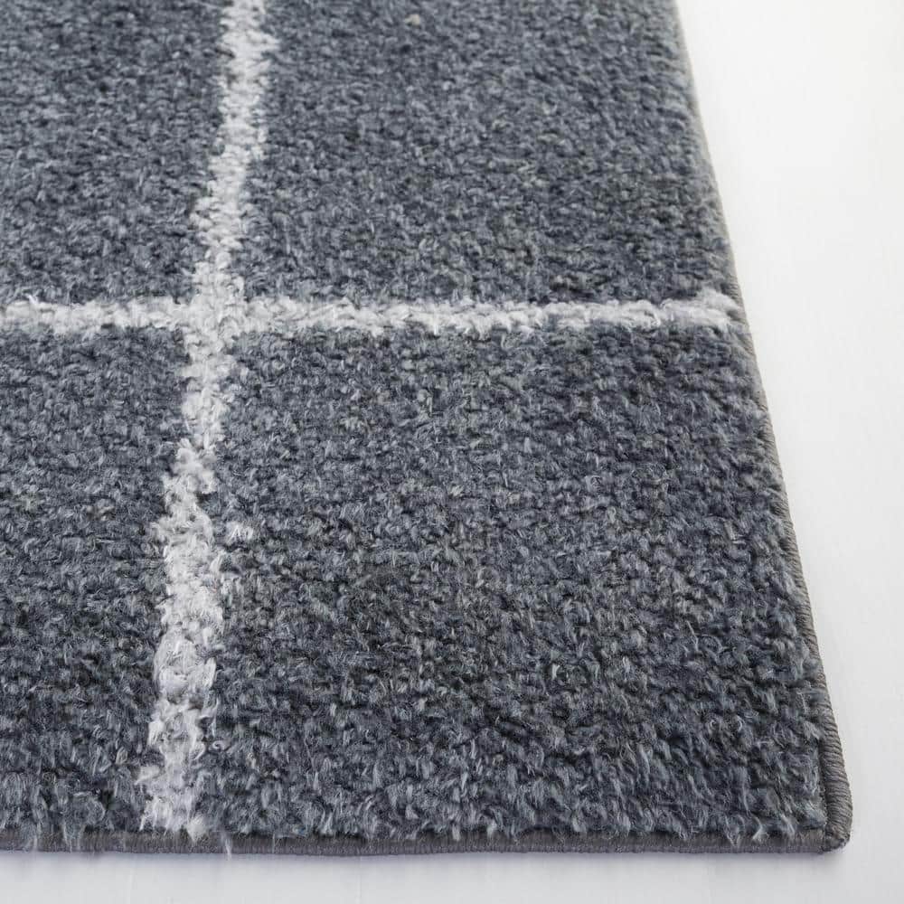 Norway 4' x 6' Gray Synthetic Shag Area Rug