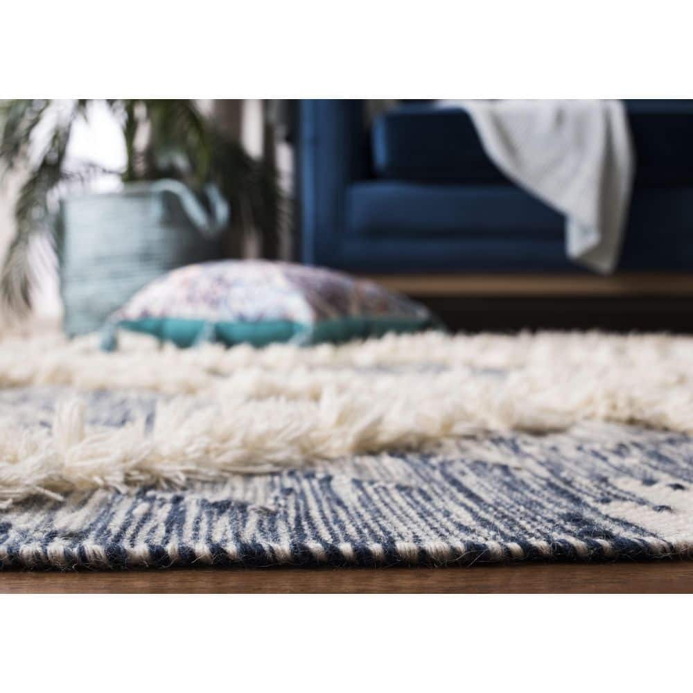 Ivory and Blue Hand-Knotted Wool 6' x 9' Area Rug