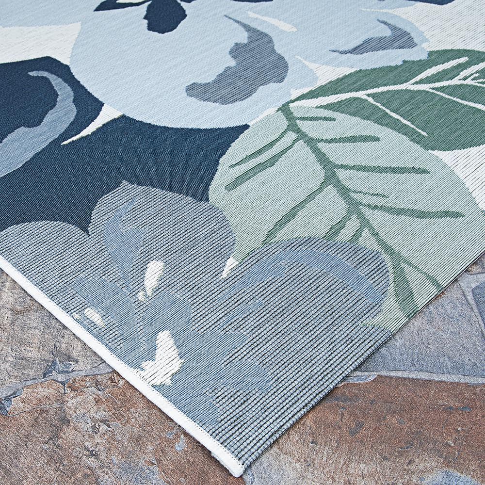 Couristan Dolce Novella Gray Floral Synthetic Area Rug, 2'3" x 3'11"