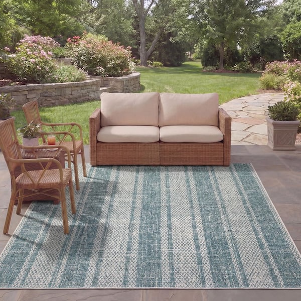 Courtyard Light Gray/Teal 8 ft. x 11 ft. Geometric Indoor/Outdoor Patio Area Rug