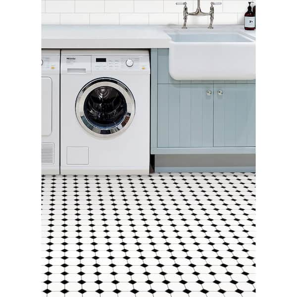 FloorPops White and Black 15.35 in. x 23.62 in. Quatrefoil Stone Non Slip  Bath Mat BATHW-BLKPATTERN - The Home Depot