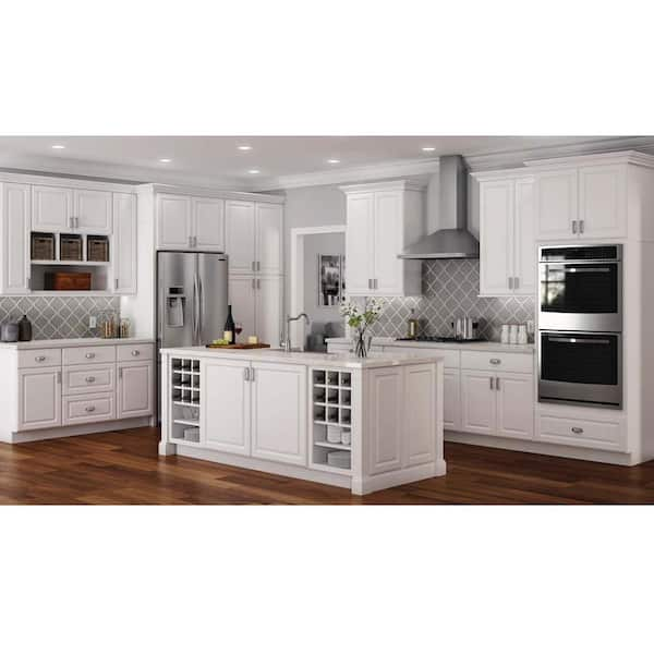 Hampton Bay Hampton Satin White Raised Panel Stock Assembled Base Kitchen Cabinet 9 In X 34 5 In X 24 In Kbf09 Sw The Home Depot