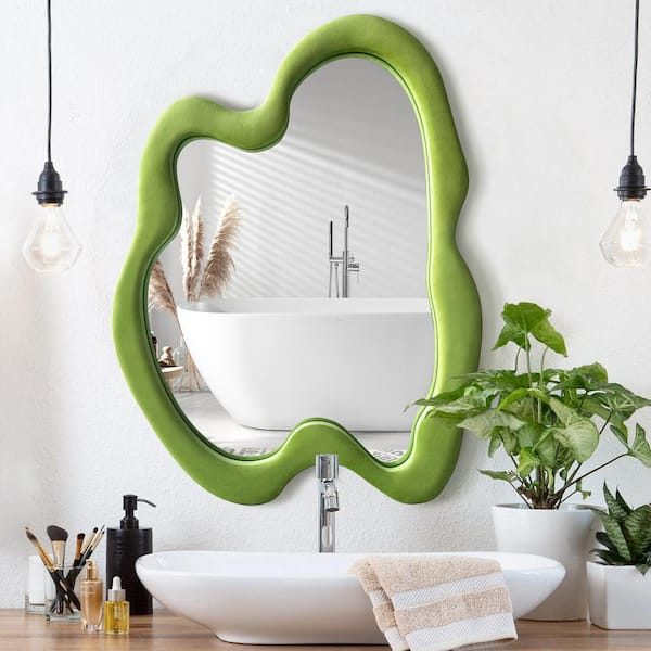 Hochwertiges 24 in. W x 32 in. H Irregular Green Flannelette Framed Wall Mirror Asymmetrical Decorative Wall Mirror