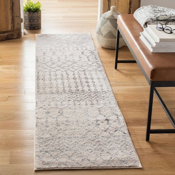 Tulum Ivory/Gray 2 ft. x 17 ft. Tribal Chevron Diamond Runner Rug