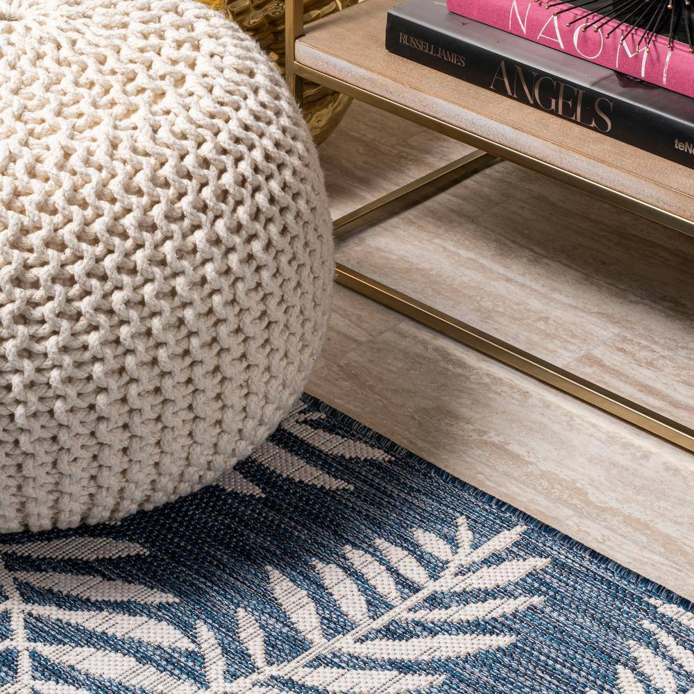 Tropical Retreat Ivory and Navy 9' x 12' Synthetic Flatweave Area Rug