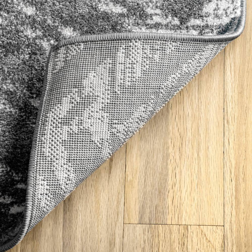 Reversible Rectangular Gray Synthetic 5' x 7' Easy-Care Rug