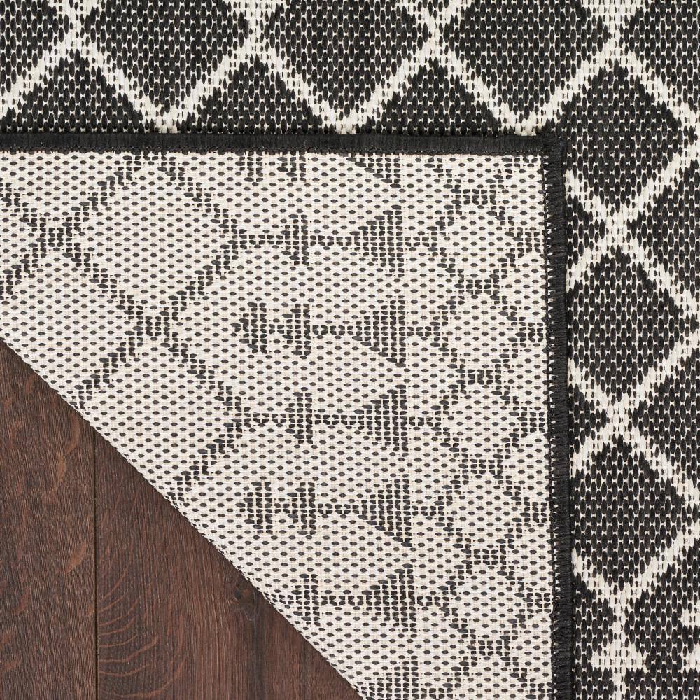 Black and White Moroccan Trellis 8' x 10' Flatweave Outdoor Rug