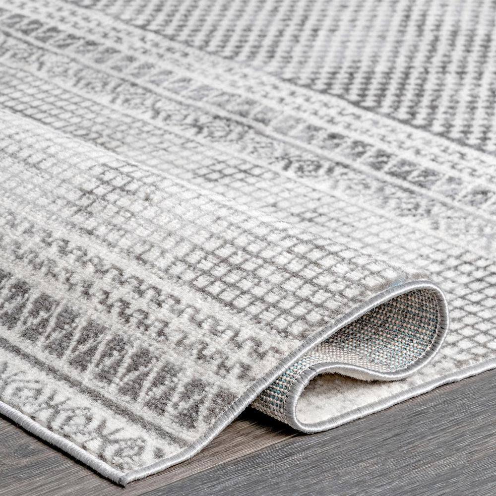 Gray Geometric Pattern Synthetic Rectangular 5' x 8' Area Rug