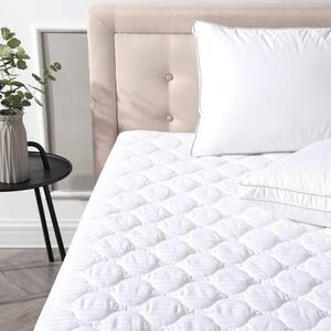 Deluxe Waterproof Cal King-Size Quilted Mattress Pad and Protector