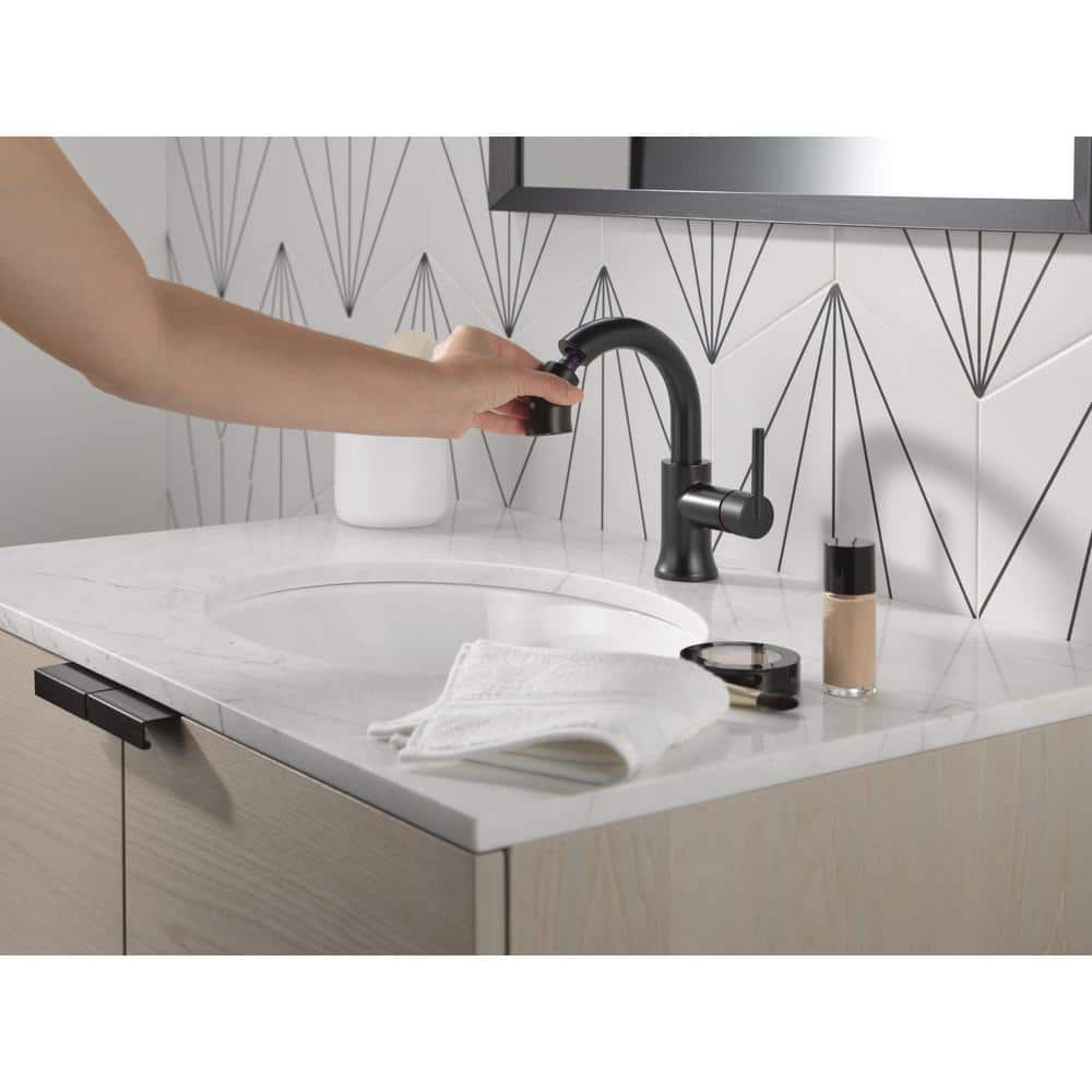 Matte Black Single Handle Pull Down Bathroom Faucet