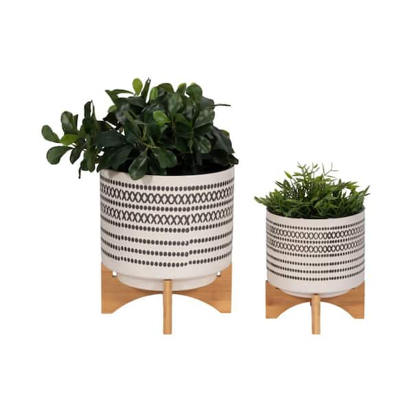 Liv & Skye Gray 10 in. x 12 in. Ceramic Aztec Planter with Wood