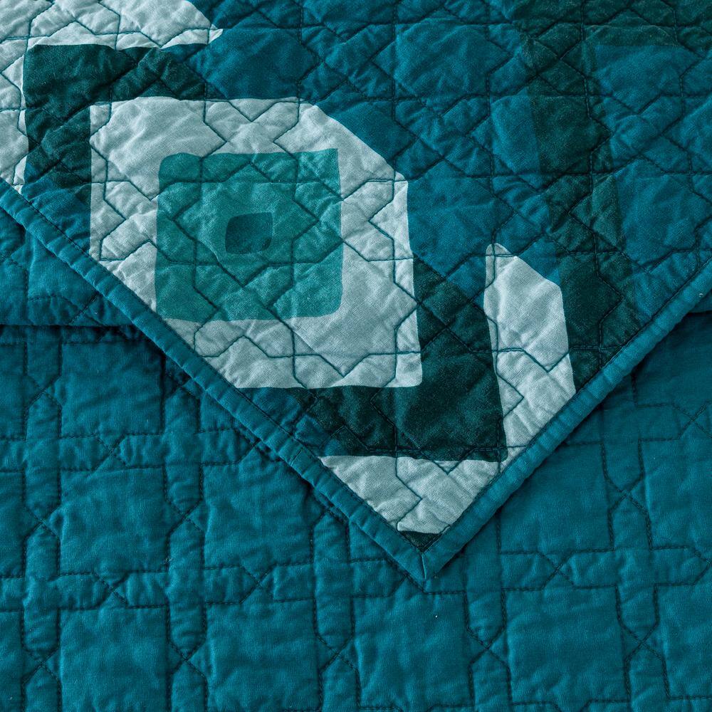 Teal and Aqua Cotton Full/Queen Quilt Set with Geometric Pattern