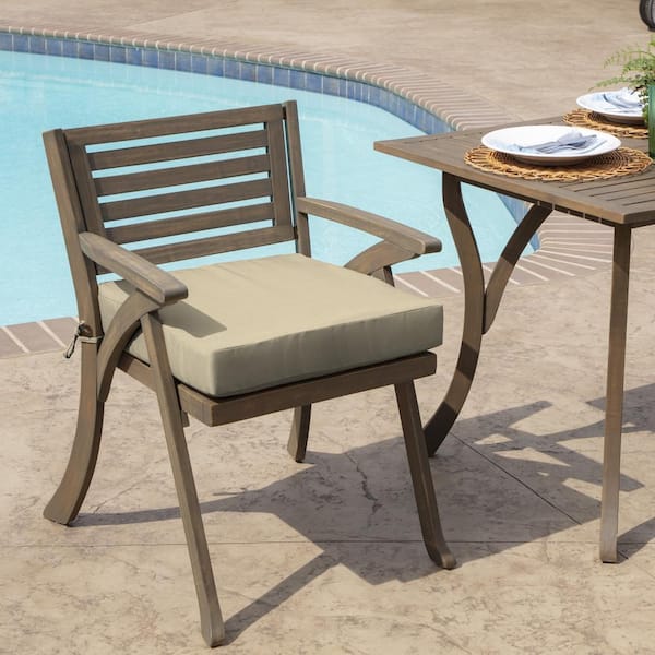 https://images.thdstatic.com/productImages/8fcc04e5-b8d5-4407-a8b1-a24f61bf5d35/svn/arden-selections-outdoor-dining-chair-cushions-th1a415x-d9z1-1d_600.jpg