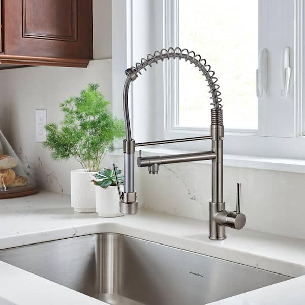 Single Handle Pull Down Sprayer Kitchen Faucet in Brushed Nickel with 360° Rotation