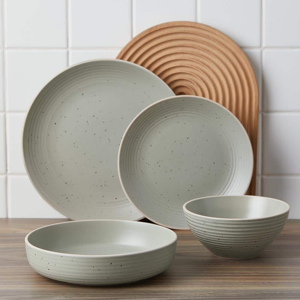 Green and White Ceramic 16-Piece Dinnerware Set