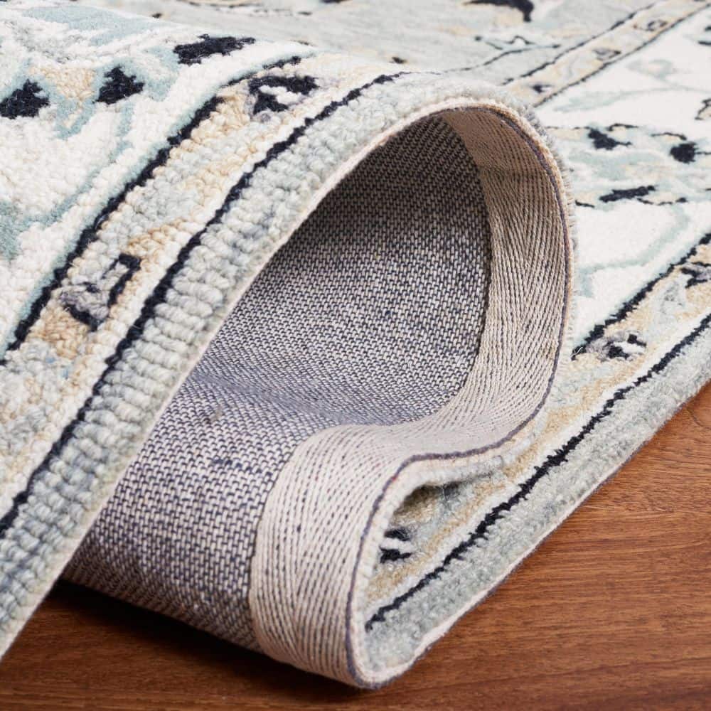 Handmade Tufted Wool Round Rug in Warm Gray, 59"