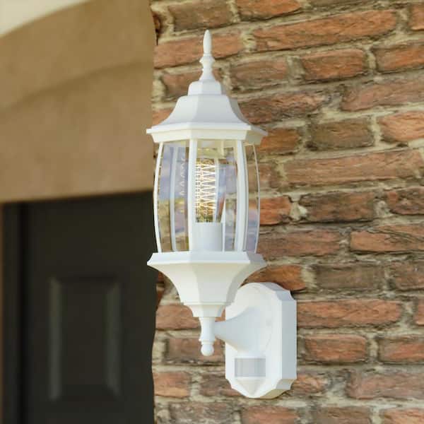 Rogers Park Aluminum 6.25 in. W 1-Light White Motion Sensor Dusk to Dawn Outdoor Wall Lantern Clear Glass