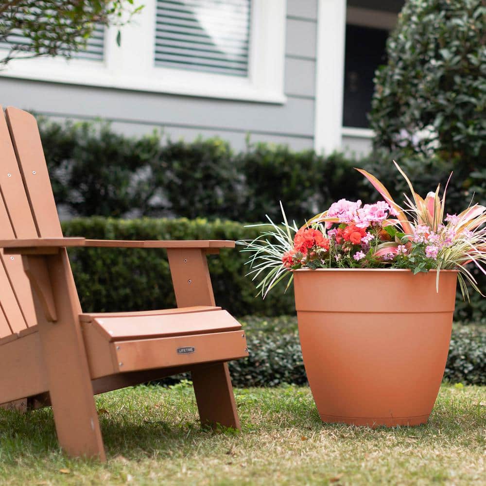 Coral 16-inch Recycled Plastic Bell Planter with Saucer