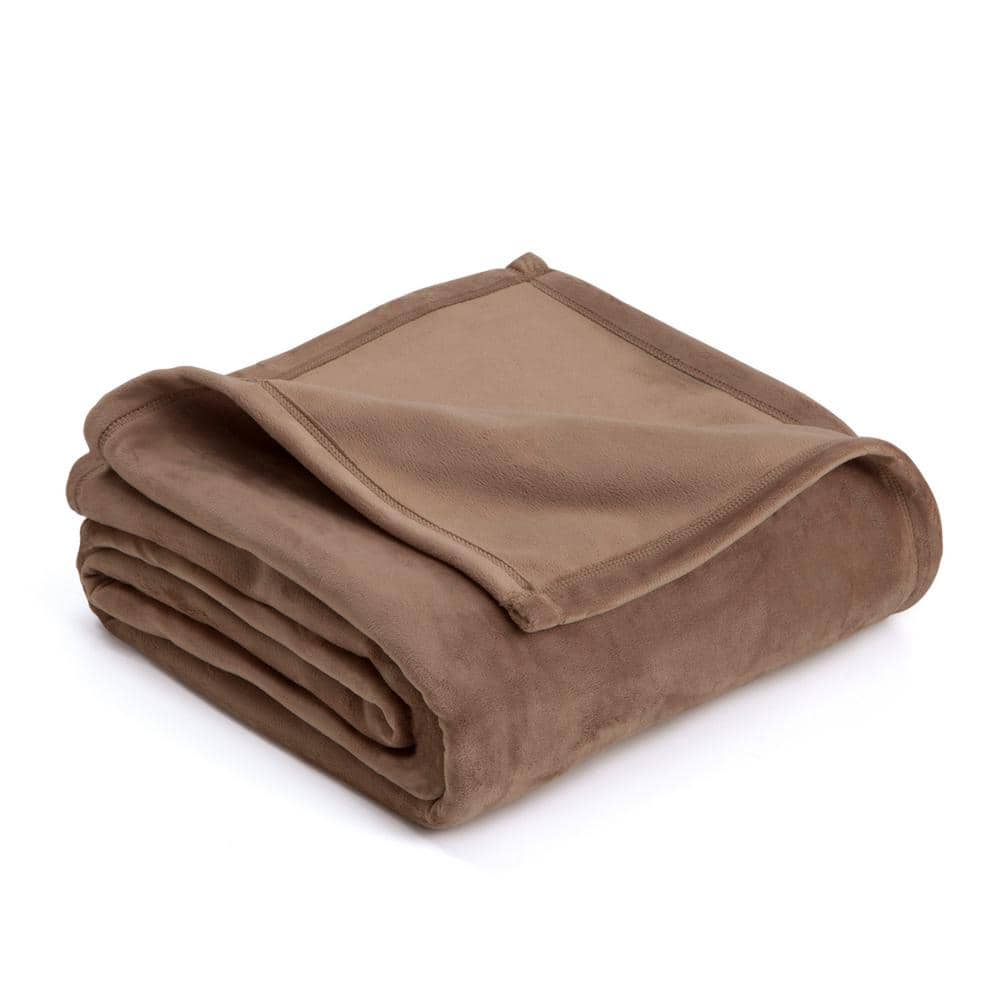 Vellux Plush Desert Taupe Polyester Full/Queen Blanket 026705447650