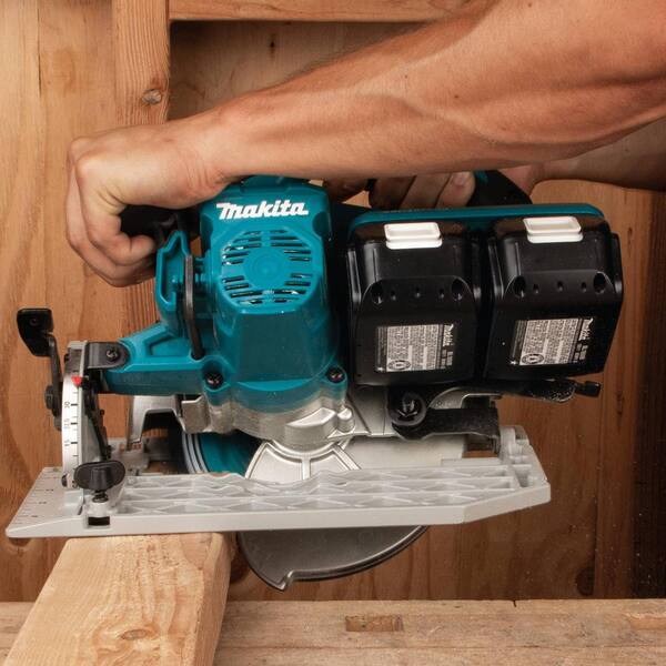 Makita 18V X2 LXT (36V) Brushless 7-1/4 in. Circular Saw Kit 5.0Ah with 3/8 in./1/4 in. 18V LXT Square Drive Ratchet