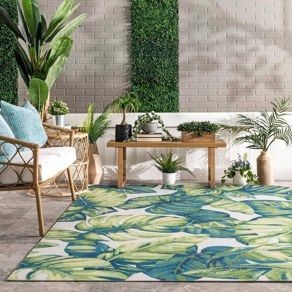 Lisa Green and Blue Floral 5' x 8' Indoor/Outdoor Area Rug