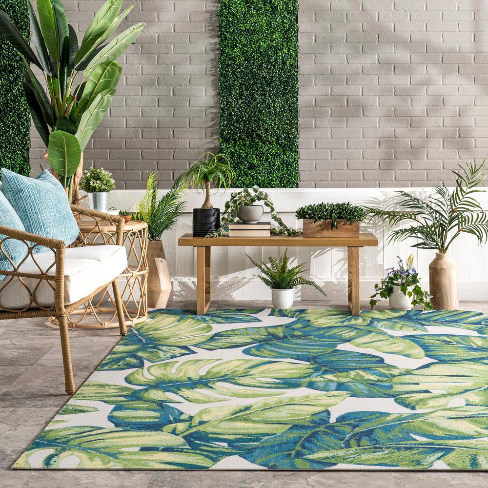 Lisa Green and Blue Synthetic Floral 8' x 10' Area Rug