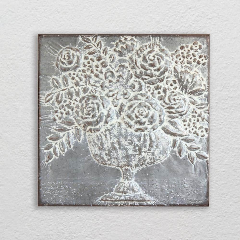 Distressed Antique White Metal Floral Bouquet Wall Décor