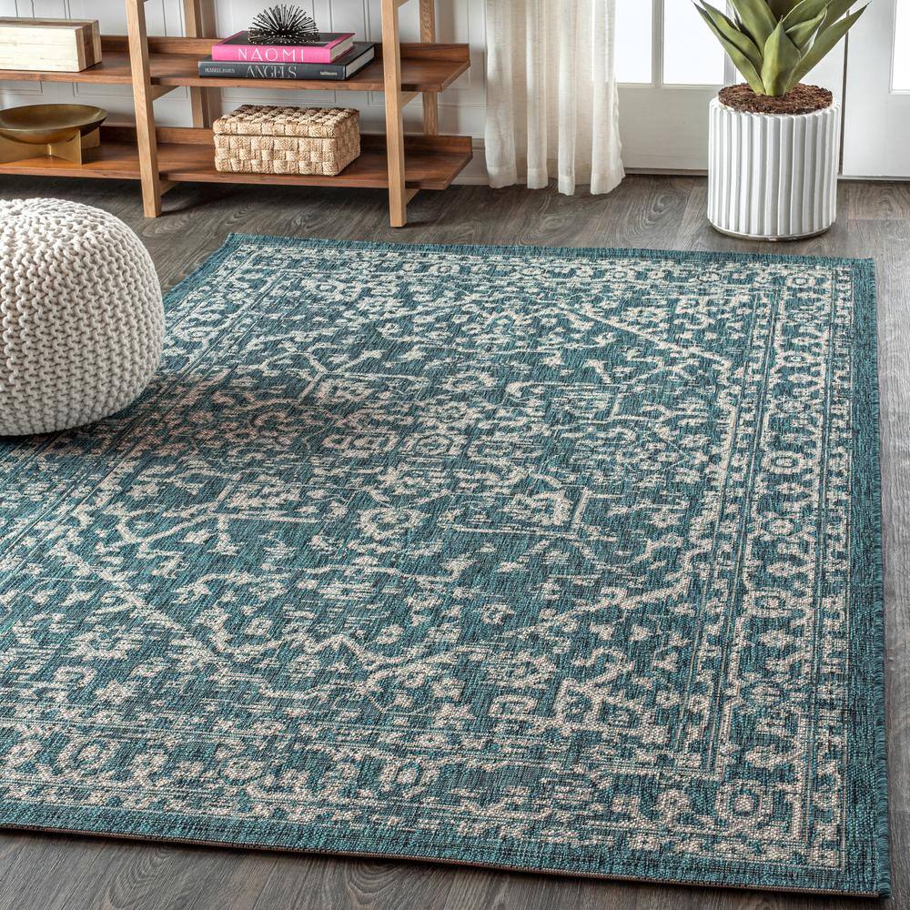 Teal and Gray Bohemian Medallion Indoor/Outdoor Area Rug, 3 x 5