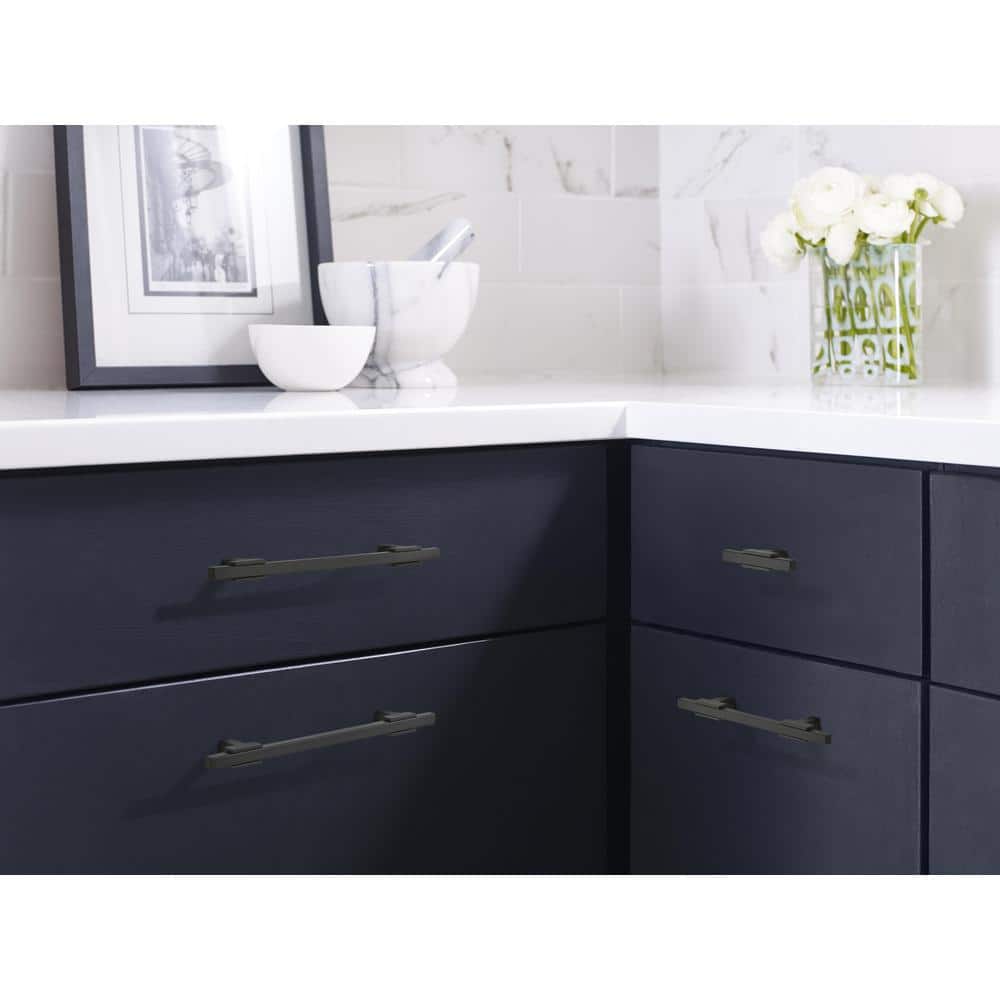 Matte Black Aluminum Modern Cabinet Bar Pull with Mounting Hardware