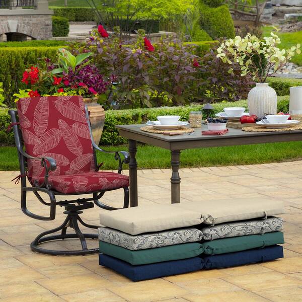 Hampton Bay 20 in. x 20 in. Outdoor Mid Back Dining Chair Cushion in Large Medallion (2-Pack)