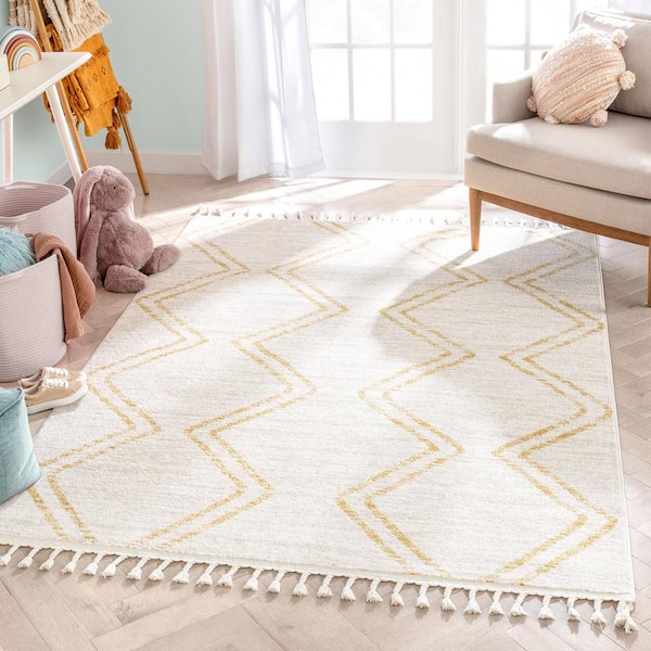 Kennedy Reeve Modern Chevron Zig-Zag Yellow Ivory 5 ft. 3 in. x 7 ft. 3 in. Kids Area Rug