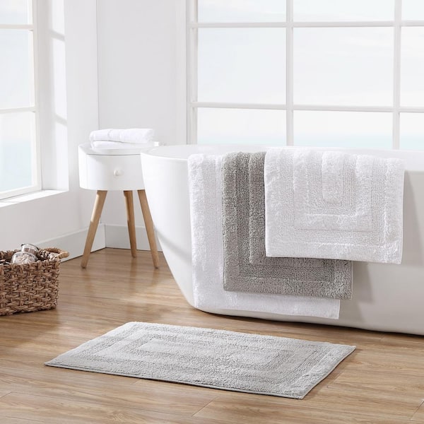 Small Cushion Bath Mat White - Room Essentials™