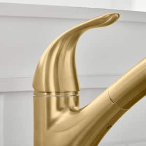 Market Single-Handle Pull-Out Sprayer Kitchen Faucet in Matte Gold