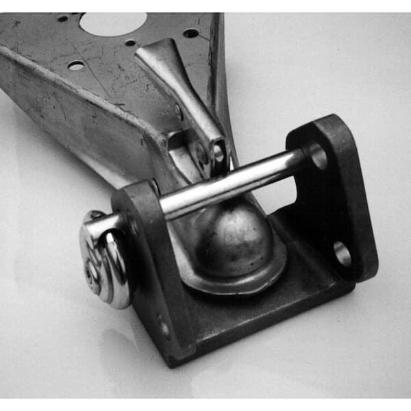 Universal Coupler Receiver Lock