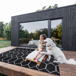 Black and Gray 5 ft. X 7 ft. Size Miami Design Geometric Pattern Reversible Eco-Friendly Plastic Indoor/Outdoor Area Rug