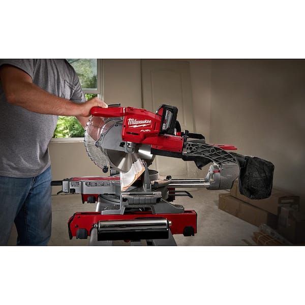 https://images.thdstatic.com/productImages/90c48940-8675-4d37-952c-89fa50c5cb32/svn/milwaukee-miter-saws-2734-20-48-08-0551-1f_600.jpg