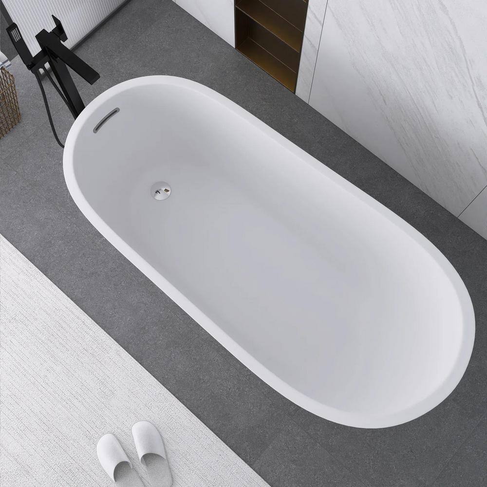 67-Inch Gloss White Acrylic Freestanding Soaking Bathtub