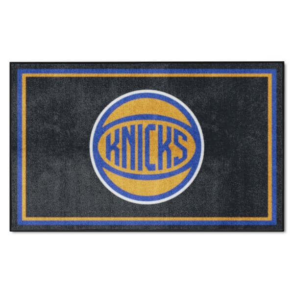 FANMATS New York Knicks Black 4 ft. x 6 ft. Plush Area Rug