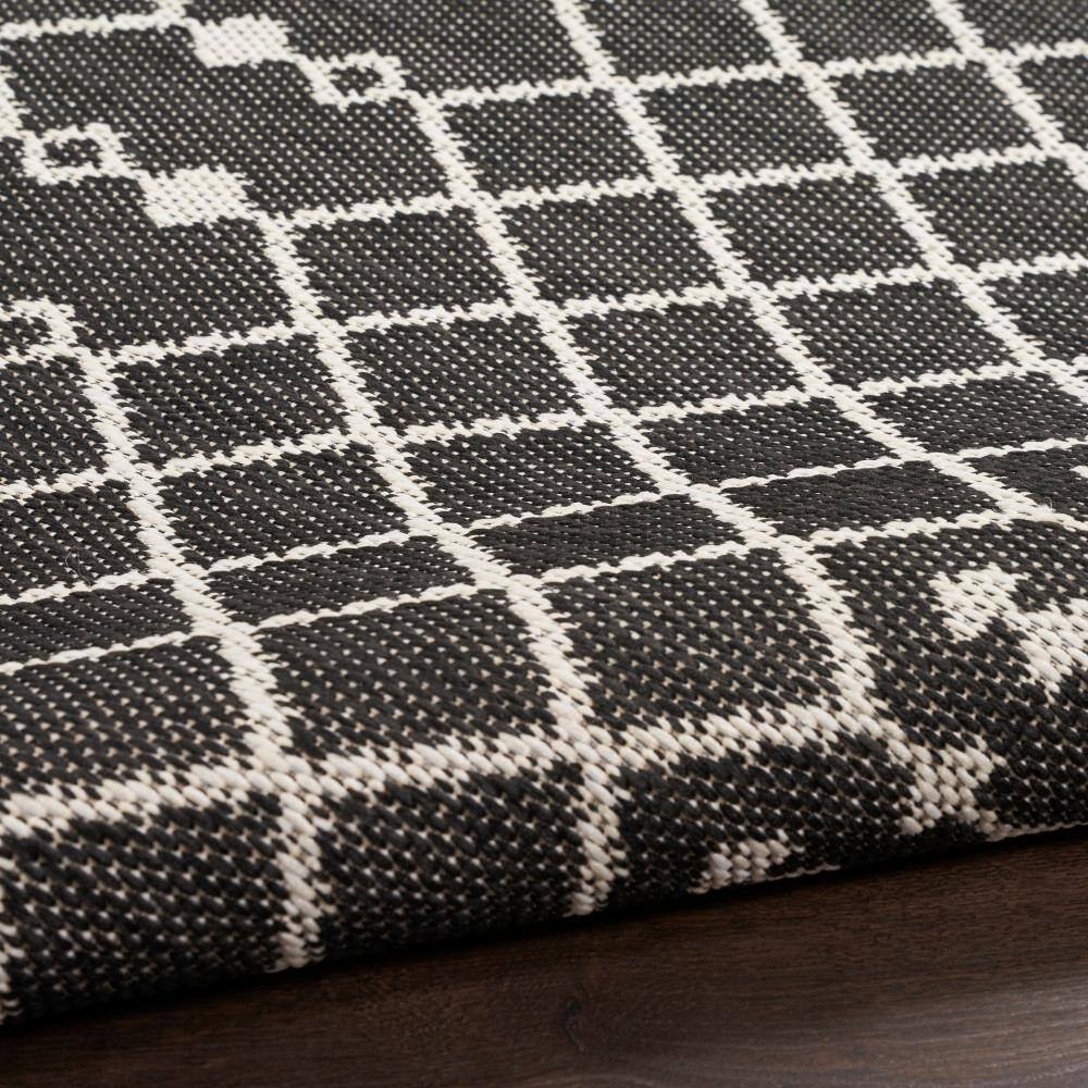 Black and White Moroccan Trellis 8' x 10' Flatweave Outdoor Rug