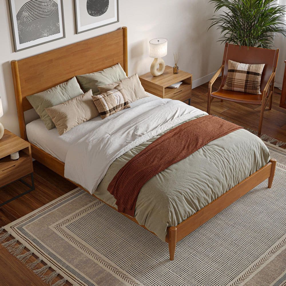 Pasadena Light Toffee Full Solid Wood Platform Bed with Headboard